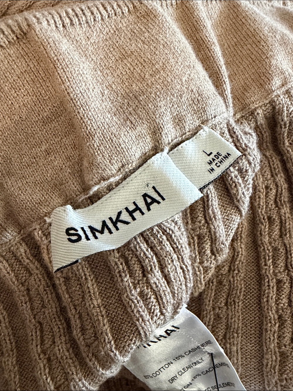 Cable-Knit Jogger Pants in Taupe beige cotton cashmere blend - Picture 7 of 8
